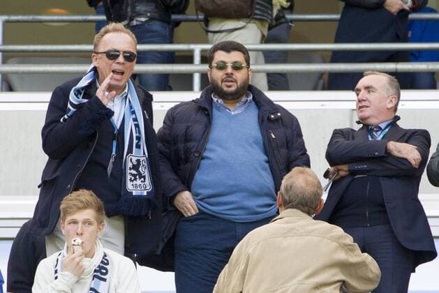 1860-Praesident Peter CASSALETTE, 1860-KGaA-Vorsitzender, Investor Hasan ISMAIK und 1860-Geschaeftsfuehrer Ian AYRE (von links). Fussball, TSV von 1860 Muenchen1860 Muenchen (1860) - Eintracht Braunschweig (EBS) 0:1, 2. Bundesliga, 31.Spieltag, Saison 2016 2017, am 30.04.2017 in Muenchen A L L I A N Z A R E N A Deutschland. Â
