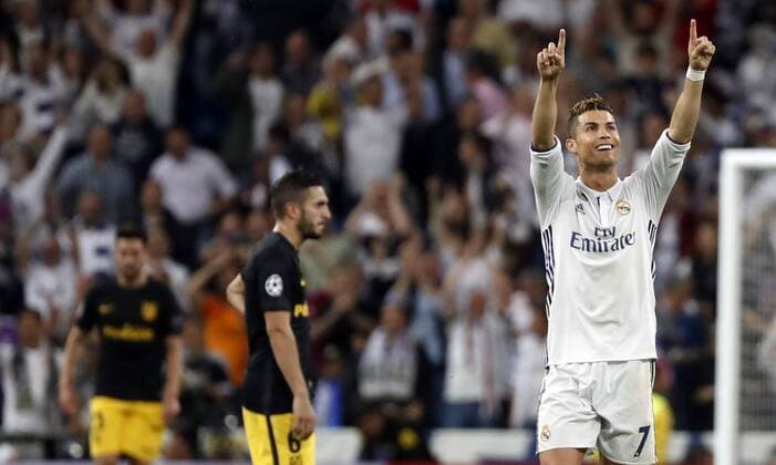 Partido de ida de semifinales de la Liga de Campeones entre el Real Madrid y el Atletico en el Bernabeu. En la imagen, Cristiano Ronaldo celebra su tercer gol. First leg of Champions League semifinals between Real Madrid and Atletico. In this picture, Cristiano Ronaldo celebrates his third goal. xPabloxGarciax 