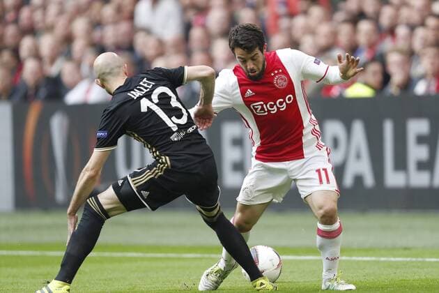 (L-R) Christophe Jallet of Olympique Lyonnais, Amin Younes of Ajaxduring the UEFA Europa League semi final match between Ajax Amsterdam and Olympique Lyonnais at the Amsterdam Arena on May 03, 2017 in Amsterdam, The Netherlands Ajax v Olympique Lyon UEFA Europa League 2016 2017 xVIxxIVx 7717318