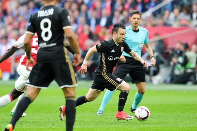 26 MATHIEU VALBUENA (ol) - 05 Davinson Sanchez (ajax) FOOTBALL : Ajax Amsterdam vs Lyon - Europa League - 1 2 Finale - 03 05 2017 FEP Panoramic 