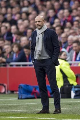 03.05.2017, Amsterdam Arena, Amsterdam, NED, UEFA EL, Ajax Amsterdam vs Olympique Lyon, Halbfinale, Hinspiel, im Bild Peter Bosz, manager of Ajax Amsterdam Peter Bosz, manager of Ajax Amsterdam during the UEFA Europa League semi final, 1st leg match between Ajax Amsterdam and Olympique Lyon at the Amsterdam Arena in Amsterdam, Netherlands on 2017 05 03. Amsterdam EP_fil