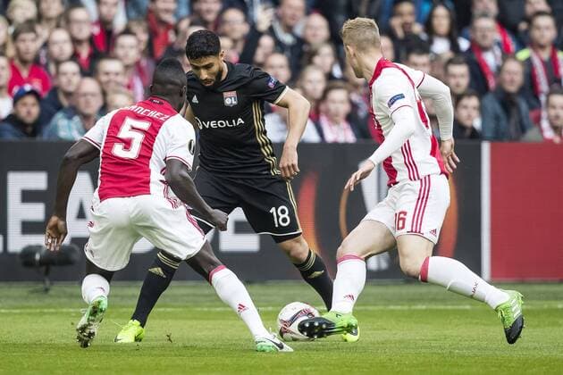 03.05.2017, Amsterdam Arena, Amsterdam, NED, UEFA EL, Ajax Amsterdam vs Olympique Lyon, Halbfinale, Hinspiel, im Bild Nabil Fekir of Olypmpique Lyonnais (M), Davinson Sanchez of Ajax Amsterdam (L), Matthijs de Ligt of Ajax Amsterdam (R) Nabil Fekir of Olypmpique Lyonnais (M), Davinson Sanchez of Ajax Amsterdam (L), Matthijs de Ligt of Ajax Amsterdam (R) during the UEFA Europa League semi final, 1st leg match between Ajax Amsterdam and Olympique Lyon at the Amsterdam Arena in Amsterdam, Netherlands on 2017 05 03. Amsterdam EP_fil