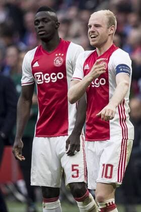 03.05.2017, Amsterdam Arena, Amsterdam, NED, UEFA EL, Ajax Amsterdam vs Olympique Lyon, Halbfinale, Hinspiel, im Bild Davy Klaassen of Ajax Amsterdam (R) and Davinson Sanchez of Ajax Amsterdam (L) celebrating 3-0 Davy Klaassen of Ajax Amsterdam (R) and Davinson Sanchez of Ajax Amsterdam (L) celebrating 3-0 during the UEFA Europa League semi final, 1st leg match between Ajax Amsterdam and Olympique Lyon at the Amsterdam Arena in Amsterdam, Netherlands on 2017 05 03. Amsterdam EP_fil