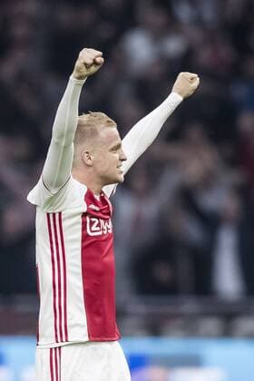 Bilder des Tages - SPORT 03.05.2017, Amsterdam Arena, Amsterdam, NED, UEFA EL, Ajax Amsterdam vs Olympique Lyon, Halbfinale, Hinspiel, im Bild Donny van de Beek of Ajax Amsterdam celebrating Donny van de Beek of Ajax Amsterdam celebrating during the UEFA Europa League semi final, 1st leg match between Ajax Amsterdam and Olympique Lyon at the Amsterdam Arena in Amsterdam, Netherlands on 2017 05 03. Amsterdam EP_fil