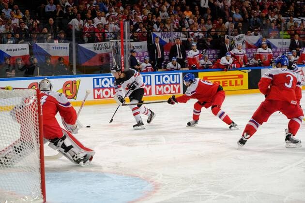 May 5, 2017 - Paris, France - The forward of the Canadian team POINT BRAYDEN during the match against Czech Republic for the IIHF 2017 World Ice hockey Eishockey Championship, at the AccorHotels Arena in Paris France.Canada beats Czech Republic 3-1 2017 IIHF Ice Hockey World Championship WM Weltmeisterschaft - Canada Wins 3-1 - ZUMAp119 20170505_zaf_p119_031 Copyright: xPierrexSteveninx