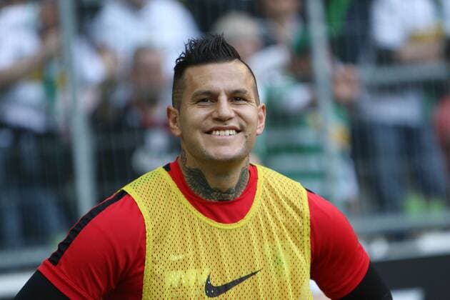 1.Fussball-Bundesliga : VfL Borussia Mönchengladbach--FC Augsburg 32.Sptg Raul Bobadilla (FCA) freut sich nach dem 0:1. 1.Fussball-Bundesliga : VfL Borussia Mönchengladbach--FC Augsburg 32.Sptg