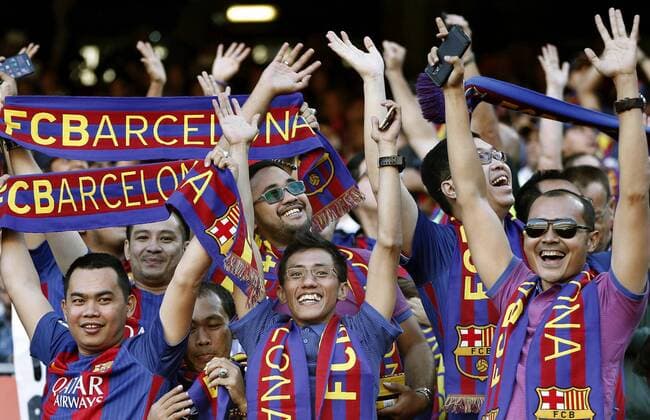 Bilder des Tages - SPORT Barcelona s fans support their team during the Spanish Primera Division LaLiga soccer match between FC Barcelona Barca and Villarreal CF at Camp Nou in Barcelona, Spain, 06 May 2017. BARCELONA - VILLARREAL !ACHTUNG: NUR REDAKTIONELLE NUTZUNG!  Copyright: xAndreuxDalmaux GRA439 20170506-636296966347338113