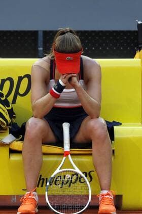 French tennis player Alize Cornet against Canadian Eugenie Bouchard during the first day match of the Mutua Madrid Open tennis tournament, in Madrid, Spain, 06 May 2017. Mutua Madrid Open tennis tournament !ACHTUNG: NUR REDAKTIONELLE NUTZUNG!  Copyright: xKIKOxHUESCAx GRA494 20170506-636297035401053273