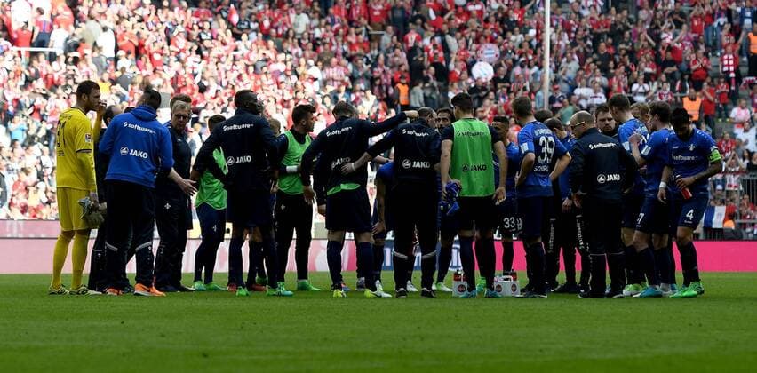 06.05.2017, xfux, Fussball 1.Bundesliga, FC Bayern Muenchen - SV Darmstadt 98, emspor, emonline, v.l. Spieler von SV Darmstadt 98 enttaeuscht, enttaeuscht schauend, dissapointed Muenchen