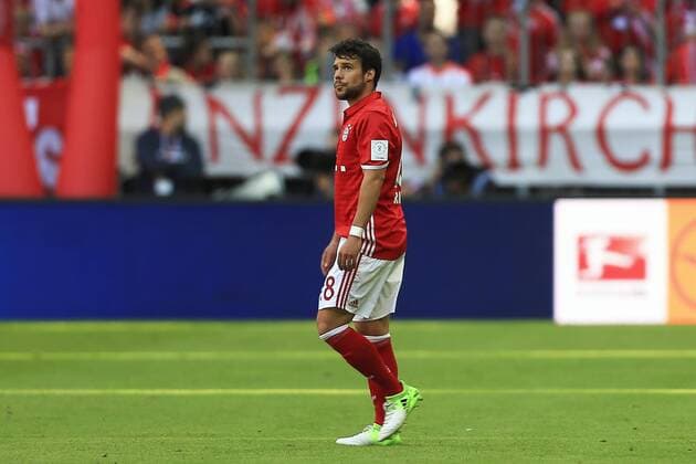 06.05.2017, Fussball 1.Bundesliga 2016 2017, 32.Spieltag, FC Bayern München - SV Darmstadt 98, in der Allianz-Arena München. Juan Bernat (FC Bayern München) nachdenklich. 