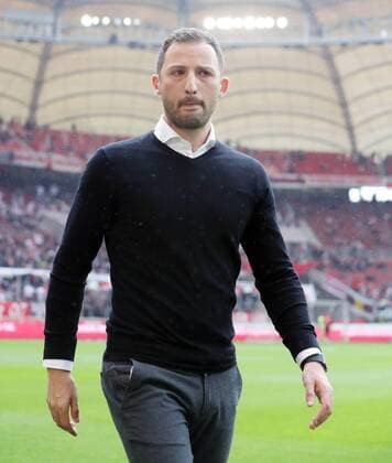 Stuttgart - Aue Fussball 2.Bundesliga Stuttgart, 07.05.2017, Fussball, Mercedes Benz Arena, 2.Bundesliga, 32.Spieltag , VfB Stuttgart vs. FC Erzgebirge Aue , Im Bild; Trainer Domenico Tedesco, Erzgebirge Aue ,