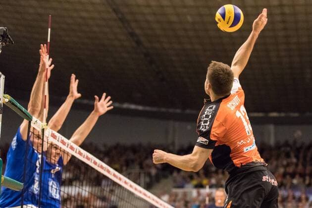 Volleyball Bundesliga: VfB Friedrichshafen - Berlin Recycling Volleys - Spiel 3, 07.05.2017 Ruben Schott (Berlin Recycling Volleys, 13) Volleyball Bundesliga: VfB Friedrichshafen - Berlin Recycling Volleys - Spiel 3 am 07.05.2017 in Friedrichshafen, ZF Arena, Deutschland xUSx