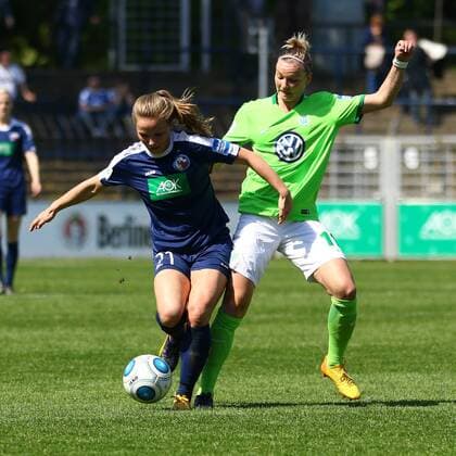 Fussball, Frauen, 1. Bundesliga, Saison 2016 17, 18. Spieltag, 1. FFC Turbine Potsdam - VfL Wolfsburg, Tabea Kemme (Nr. 21, 1. FFC Turbine Potsdam), Alexandra Popp (Nr. 11, VfL Wolfsburg), 07.05.17, Copyright: xMichaelxHundtx xMatthiasxKochx