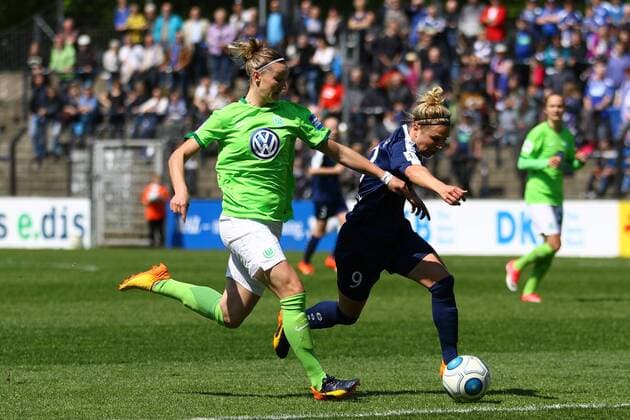 Fussball, Frauen, 1. Bundesliga, Saison 2016 17, 19. Spieltag, 1. FFC Turbine Potsdam - VfL Wolfsburg, Alexandra Popp (Nr. 11, VfL Wolfsburg), Svenja Huth (Nr. 9, 1. FFC Turbine Potsdam), 07.05.17, Copyright: xMichaelxHundtx xMatthiasxKochx