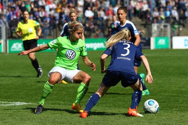 Fussball, Frauen, 1. Bundesliga, Saison 2016 17, 19. Spieltag, 1. FFC Turbine Potsdam - VfL Wolfsburg, Anna Blässe (Nr. 9, VfL Wolfsburg), Caroline Siems (Nr. 3, 1. FFC Turbine Potsdam), 07.05.17, Copyright: xMichaelxHundtx xMatthiasxKochx