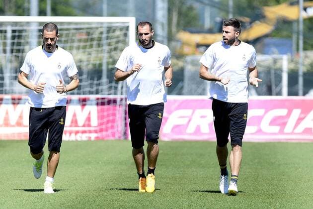 IPP20170508 Football - soccer: UEFA Champions League 2016 2017, Juventus Turin - AS Monaco, da sinistra Leonardo Bonucci giorgio chiellini e Andrea Barzagli (Hinweis: Verwendung nur in Deutschland - only Germany) xHOCHxZWEIx xItalyxPhotoxPressx 