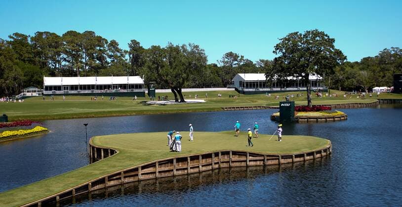 Themen der Woche - SPORT Bilder des Tages - SPORT May 9, 2017 - Ponte Vedra Beach, Florida, United States - General view of the signature 17th green during a practice round before The PLAYERS Championship at TPC Sawgrass. PGA Golf Herren 2017: The PLAYERS Championship - ZUMAw109 20170509_zap_w109_021 Copyright: xDebbyxWongx