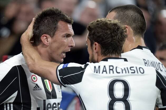 Esultanza gol Mario Mandzukic Juventus Goal celebration with Claudio Marchisio, Leonardo Bonucci Torino 09-05-2017 Juventus Stadium Football Calcio Champions League 2016 2017 semifinal Juventus - Monaco . Foto Filippo Alfero Insidefoto filippoxalfero