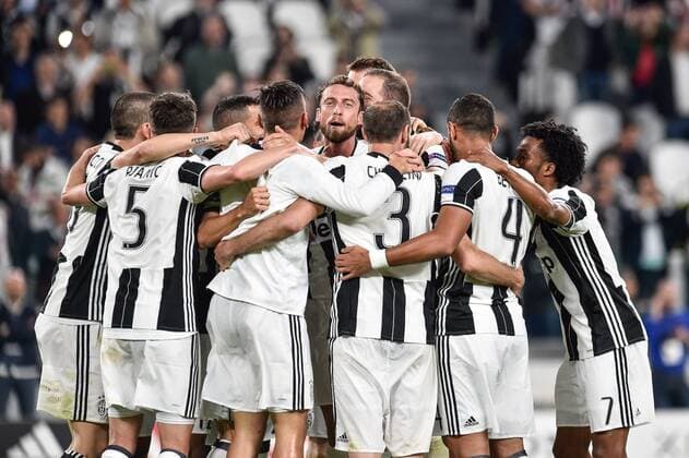 Players of Juventus celebrate the victory at the end of the UEFA Champions League Semi-Final game 2 match between Juventus and Monaco at the Juventus Stadium, Turin, Italy on 9 May 2017. Copyright: xGiuseppexMaffiax 15320089