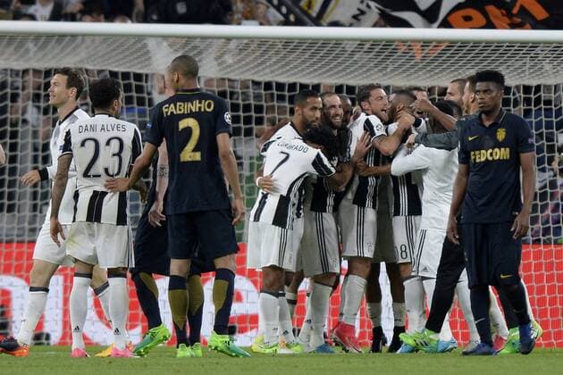 Esultanza giocatori Juventus a fine partita. Juventus Players celebrate at the end of the match Torino 09-05-2017 Juventus Stadium Football Calcio Champions League 2016 2017 semifinal Juventus - Monaco . Foto Filippo Alfero Insidefoto filippoxalfero