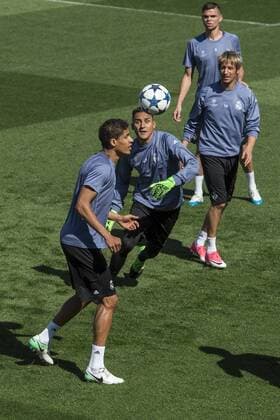 Fußball, CL, Real Madrid Training Entrenamiento del Real Madrid en Valdebebas. En la imagen, Varane, Keylor Navas, Coentrao y Pepe. Real Madrid training sesion. In this picture, Varane, Keylor Navas, Coentrao and Pepe. xJUANxAGUADOx 