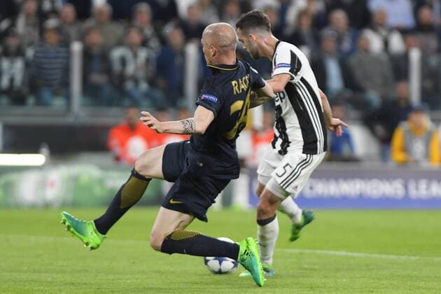 FuÃŸball, CL, Juventus Turin - AS Monaco May 9th 2017, Juventus Stadium, Turin, Italy; UEFA Champions League semi-final, Juventus versus AS Monaco 2nd leg; Miralem Pjanic, challenged by Andrea Raggi, has a good chance to score xPierpaoloxPiciuccox  ActionPlus11877625