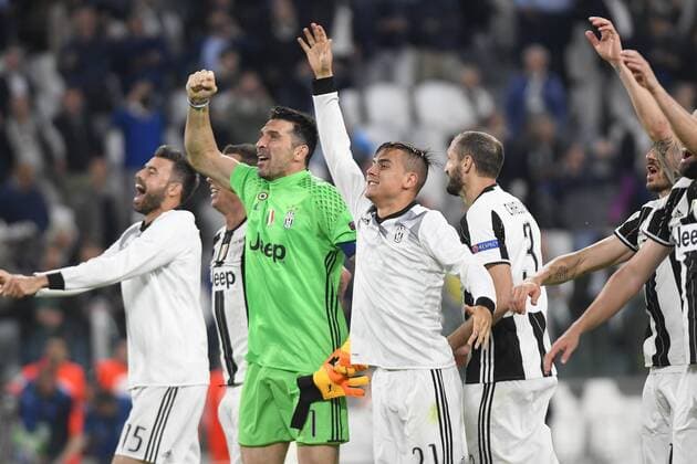 FuÃŸball, CL, Juventus Turin - AS Monaco May 9th 2017, Juventus Stadium, Turin, Italy; UEFA Champions League semi-final, Juventus versus AS Monaco 2nd leg; Juventus players celebrate at the end of the match xPierpaoloxPiciuccox  ActionPlus11877661