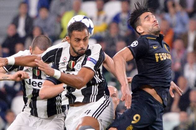 Fußball, CL, Juventus Turin - AS Monaco 09 RADAMEL FALCAO (mon) - 04 Medhi Benatia (juv) FOOTBALL : Juventus vs Monaco - Ligue des Champions - 1 2 Finale - 09 05 2017 AnthonyBIBARD FEP Panoramic 