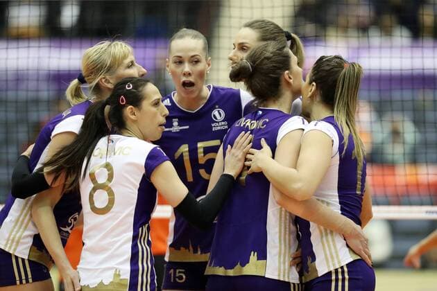 Volleyball, Damen, Klub WM, Volero Zürich - Eczacibasi Istanbul Volero Zurich team group Mannschaftsbild Totale MAY 9, 2017 - Volleyball : 2017 FIVB Volleyball Women s Club World Championship WM Weltmeisterschaft match between Volero Zurich 3-0 Eczacibasi Istanbul in Kobe, Japan. Noxthirdxpartyxsales  (iwpa014561)