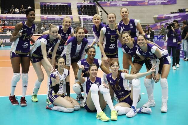Bilder des Tages - SPORT Volleyball, Damen, Klub WM, Volero Zürich - Eczacibasi Istanbul Volero Zurich team group Mannschaftsbild Totale MAY 9, 2017 - Volleyball : 2017 FIVB Volleyball Women s Club World Championship WM Weltmeisterschaft match between Volero Zurich 3-0 Eczacibasi Istanbul in Kobe, Japan. Noxthirdxpartyxsales  (iwpa014565)