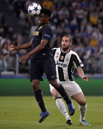 Fußball, CL, Juventus Turin - AS Monaco (170510) -- TURIN, May 10, 2017 -- Gonzalo Higuain (R) of Juventus vies with Jemerson of Monaco during the UEFA Champions League semifinal second leg match between Juventus and Monaco in Turin, Italy, on May 9, 2017. Juventus won 2-1 and advanced to the final with 4-1 on aggregate. )(wll) (SP)ITALY-TURIN-SOCCER-UCL-JUVENTUS VS MONACO AlbertoxLingria 