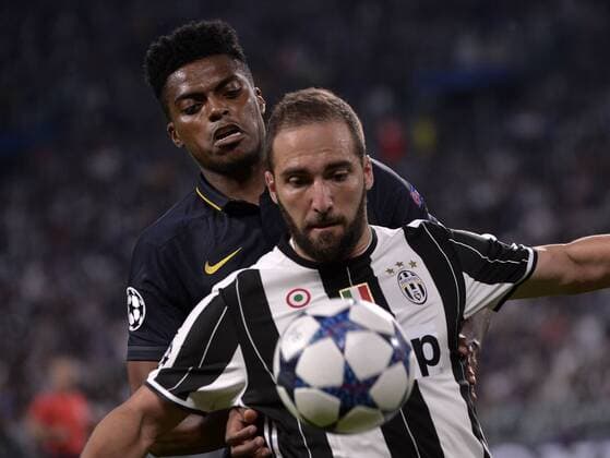 Fußball, CL, Juventus Turin - AS Monaco (170510) -- TURIN, May 10, 2017 -- Gonzalo Higuain (front) of Juventus vies with Jemerson of Monaco during the UEFA Champions League semifinal second leg match between Juventus and Monaco in Turin, Italy, on May 9, 2017. Juventus won 2-1 and advanced to the final with 4-1 on aggregate. )(wll) (SP)ITALY-TURIN-SOCCER-UCL-JUVENTUS VS MONACO AlbertoxLingria 