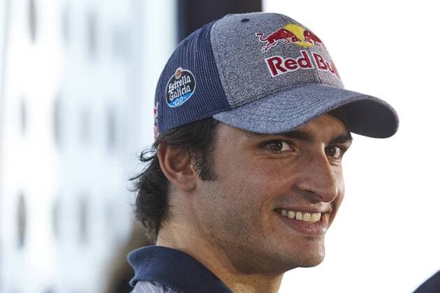 Toro Rosso s Spanish driver Carlos Sainz poses for photographer as he talks to media at Montjuic cable railway ahead of Spain s F-1 GP race in Barcelona, northeastern Spain ,10 May 2017. The Spain s GP race will be held from 12 to 14 May at Circuit de Barcelona-Catalunya track, in Barcelona. Toro Rosso s driver Carlos Sainz talks to media ahead of Spain GP race !ACHTUNG: NUR REDAKTIONELLE NUTZUNG!  Copyright: xALEJANDROxGARCÍAx 20170510-636300248897792285