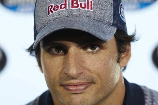 Toro Rosso s Spanish driver Carlos Sainz poses for photographer as he talks to media at Montjuic cable railway ahead of Spain s F-1 GP race in Barcelona, northeastern Spain ,10 May 2017. The Spain s GP race will be held from 12 to 14 May at Circuit de Barcelona-Catalunya track, in Barcelona. Toro Rosso s driver Carlos Sainz talks to media ahead of Spain GP race !ACHTUNG: NUR REDAKTIONELLE NUTZUNG!  Copyright: xALEJANDROxGARCÍAx 20170510-636300248913859976