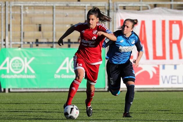 v.li.: Jovana Damnjanovic (Sand, 14), Michaela Specht (TSG, 5), Aktion, Action, Spielszene, Fussball, Allianz Frauen-Bundesliga, TSG 1899 Hoffenheim - SC Sand, xozx