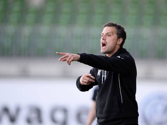 Daniel Kraus (Essen) lautstark an der Seitenlinie, gestikulierend 10.05.2017 , Deutschland, Wolfsburg, AOK Stadion. Fussball Fußball GER Allianz Frauen-Bundesliga, 19. Spieltag 2016 2017 VfL Wolfsburg - Essen-Schönebeck