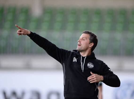 Daniel Kraus (Essen) lautstark an der Seitenlinie, gestikulierend 10.05.2017 , Deutschland, Wolfsburg, AOK Stadion. Fussball Fußball GER Allianz Frauen-Bundesliga, 19. Spieltag 2016 2017 VfL Wolfsburg - Essen-Schönebeck