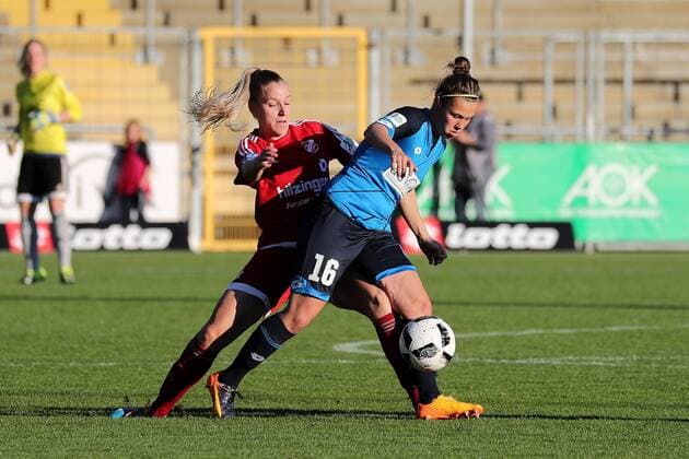 v.li.: Cecilie Sandvej (Sand, 3), Nicole Billa (TSG, 16), Zweikampf, Duell, duel, tackle, tackling, Dynamik, Action, Aktion, Fussball, Allianz Frauen-Bundesliga, TSG 1899 Hoffenheim - SC Sand, xozx