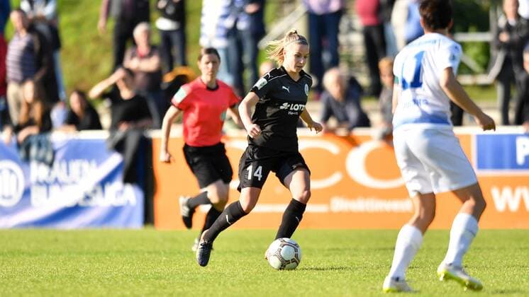 Jackie Groenen (1.FFC Frankfurt) (14) im Vorwärtslauf, Fussball, Allianz Frauen-Bundesliga, MSV Duisburg - 1.FFC Frankfurt, xmkx