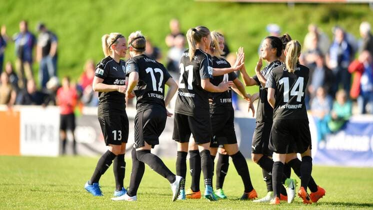 Jubel, Freuen, celebrate, happy, cheer , Goal Celebration 1.FFC Frankfurt zum 0:2, Fussball, Allianz Frauen-Bundesliga, MSV Duisburg - 1.FFC Frankfurt, xmkx