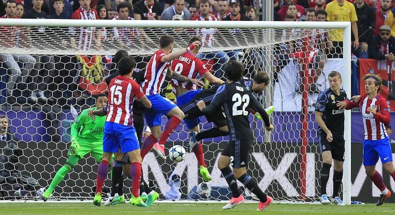 Fußball, CL, Atletico Madrid - Real Madrid Soccer match between Atletico de Madrid and Real Madrid of second round of semifinals of Champions League 2016 2017, held at the Vicente Calderon stadium, in Madrid, May 10, 2017. (Photo: J. Luis Cuesta 261 Cordon Press).  xJosexLuisxCuestax xx