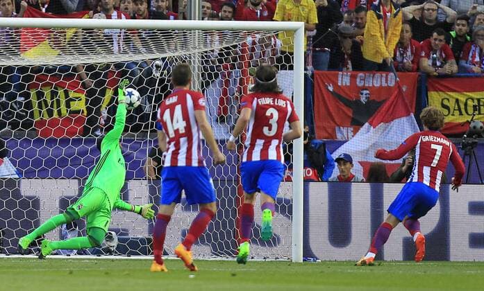 Fußball, CL, Atletico Madrid - Real Madrid Soccer match between Atletico de Madrid and Real Madrid of second round of semifinals of Champions League 2016 2017, held at the Vicente Calderon stadium, in Madrid, May 10, 2017. (Photo: J. Luis Cuesta 261 Cordon Press). Griezmann score  xJosexLuisxCuestax xx