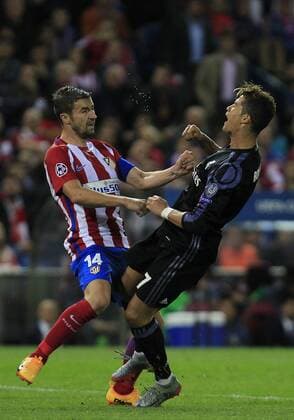 Fußball, CL, Atletico Madrid - Real Madrid Soccer match between Atletico de Madrid and Real Madrid of second round of semifinals of Champions League 2016 2017, held at the Vicente Calderon stadium, in Madrid, May 10, 2017. (Photo: J. Luis Cuesta 261 Cordon Press). Gabi and Cristiano Ronaldo  xJosexLuisxCuestax xx