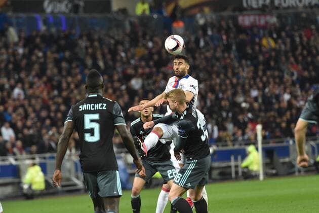Nabil Fekir (lyon) vs Matthijs de Ligt (ajax) FOOTBALL : Lyon vs Ajax - Ligue Europa - 1 2e de finale - 11 05 2017 FredericChambert Panoramic 
