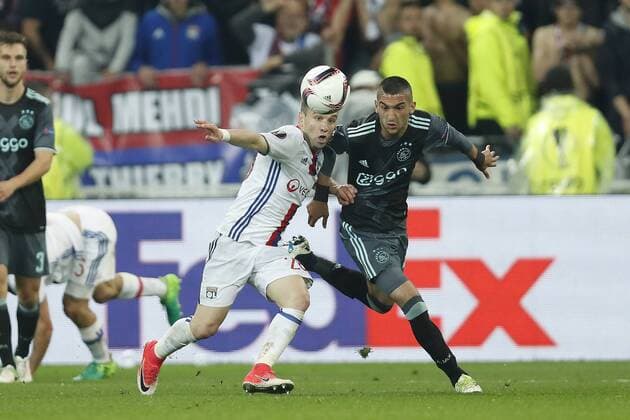 (L-R) Joel Veltman of Ajax, Mathieu Valbuena of Olympique Lyonnais, Hakim Ziyech of Ajaxduring the UEFA Europa League semi final match between Olympique Lyonnais and Ajax Amsterdam at Stade de Lyon, on May 11, 2017 in Lyon, The Netherlands Olympique Lyon v Ajax UEFA Europa League 2016 2017 xVIxxIVx 7769346