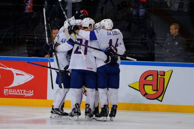 May 11, 2017 - Paris, France - Joy of the French team after scored during the match against Canada for the IIHF 2017 World Ice hockey Eishockey Championship, at the AccorHotels Arena in Paris France Canada beat France 3-2 2017 IIHF Ice Hockey World Championship WM Weltmeisterschaft - Canada 3-2 France - ZUMAp119 20170511_zaf_p119_033 Copyright: xPierrexSteveninx