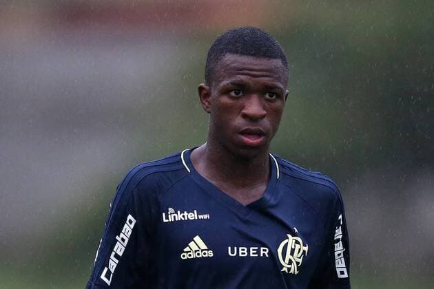 Brazilian striker Vinicius Jr. participates in a training session at Flamengo s first team in Rio de Janeiro, Brazil, 11 May 2017. The Brazilian soccer promise was upgraded this week for the Brazilian Championship starting on Saturday. FIRST TRAINING SESSION OF VINICIUS JR. AT FLAMENGO !ACHTUNG: NUR REDAKTIONELLE NUTZUNG!  Copyright: xMarceloxSayãox RIO001 20170511-636301417762659625
