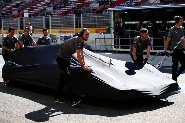 Spanish Grand Prix, Barcelona 11 - 14 May 2017 The McLaren MCL32 of Fernando Alonso (ESP) McLaren is recovered back to the pits in the first practice session. 12.05.2017. 