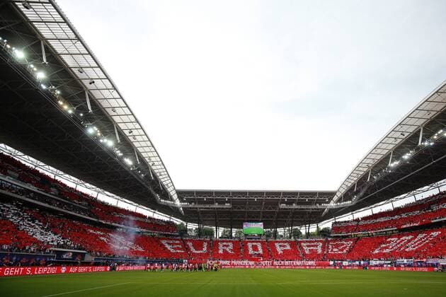 13.05.2017, xkvx, Fussball 1.Bundesliga, RB Leipzig - FC Bayern Muenchen, emspor, v.l. Choreo RB Leipzig Fans Schal Stimmung Europa Europapokal Leipzig
