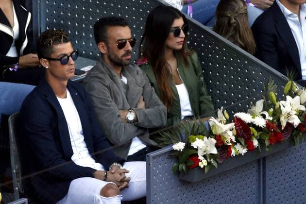 Real Madrid s Portuguese forward Cristiano Ronaldo (L) attends the semi final match beetwen Serbian Novak Djokovic and Spanish Rafa Nadal at the Mutua Madrid Open tennis tournament held at the Magic Box in Madrid, Spain, 13 May 2017. Mutua Madrid Open tennis tournament !ACHTUNG: NUR REDAKTIONELLE NUTZUNG!  Copyright: xKikoxHuescax 20170513-636302937719565277